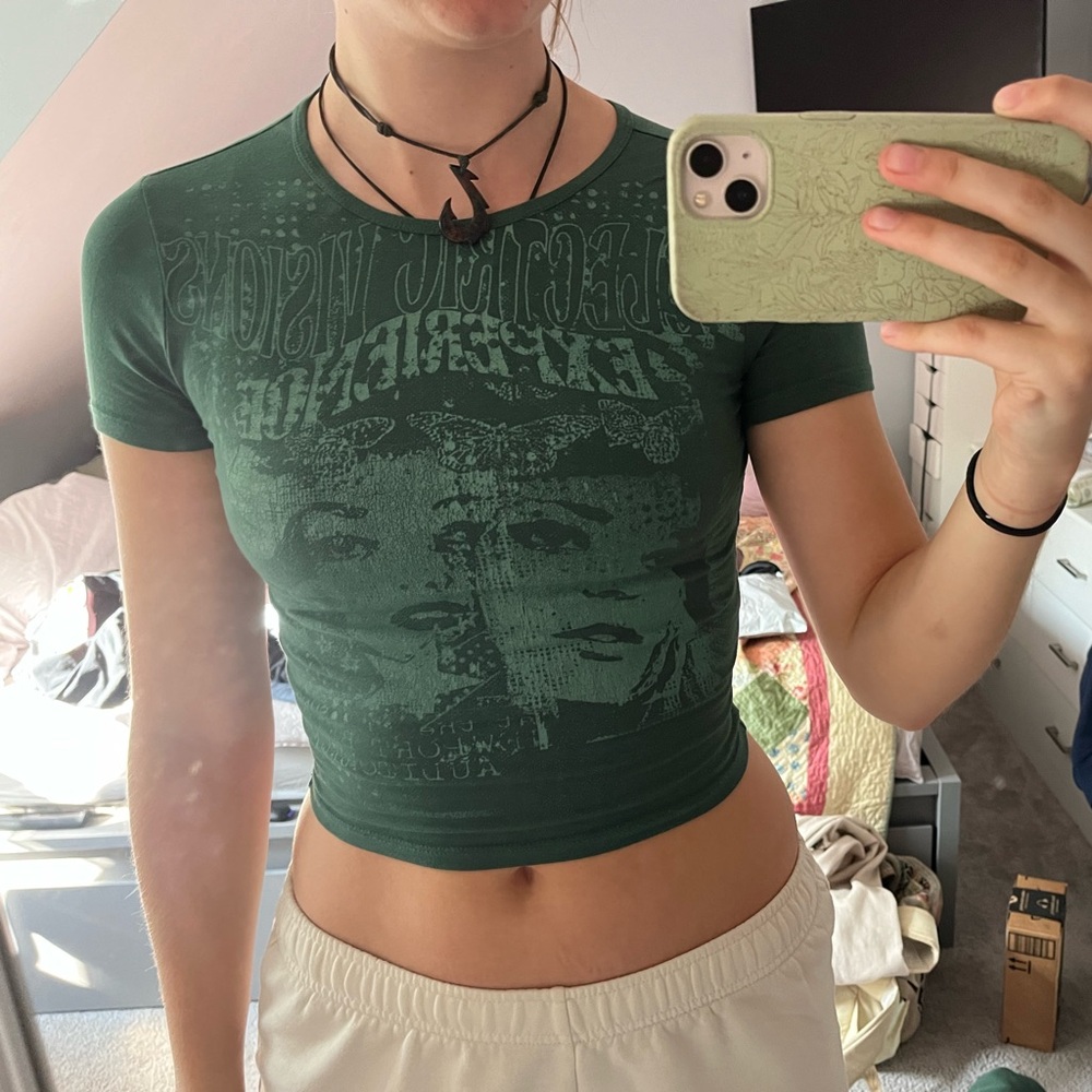 Hollister green graphic baby tee
